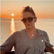 Avvocato civilista impartisce lezioni di diritto privato e di diritto processuale civile